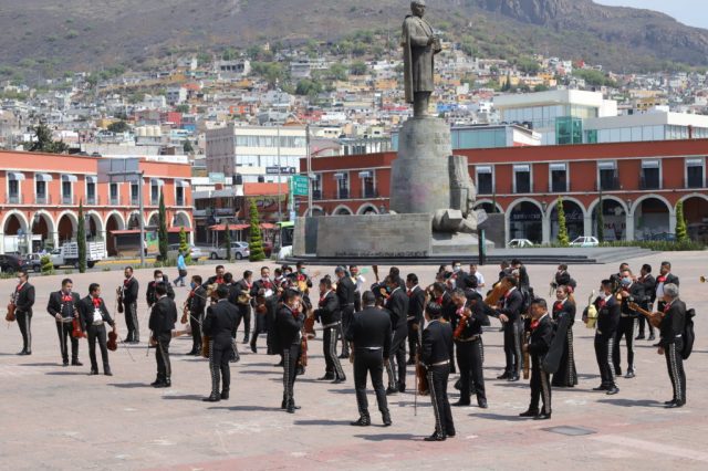 Músicos se manifiestan en plaza Juárez Criterio Hidalgo