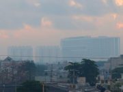 Despiertan habitantes de Cancún con nube de humo provocada por incendios forestales