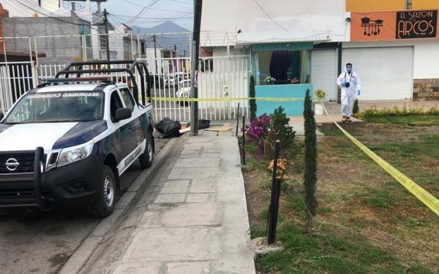 Hallan restos humanos en bolsas de plástico tiradas en municipios del Edomex