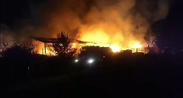 Se incendia fábrica de cartón y plásticos en Tepeji del Río La Jornada