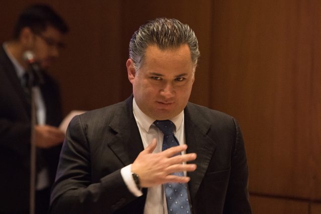 Piden la destitución de Santiago Nieto como titular de la UIF Expansión política