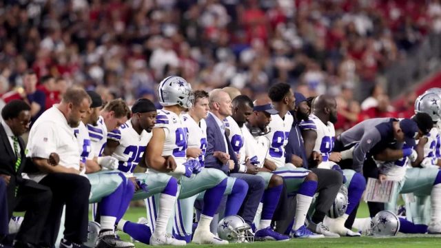Trump amenaza con no ver la NFL si sus jugadores se arrodillan CNN