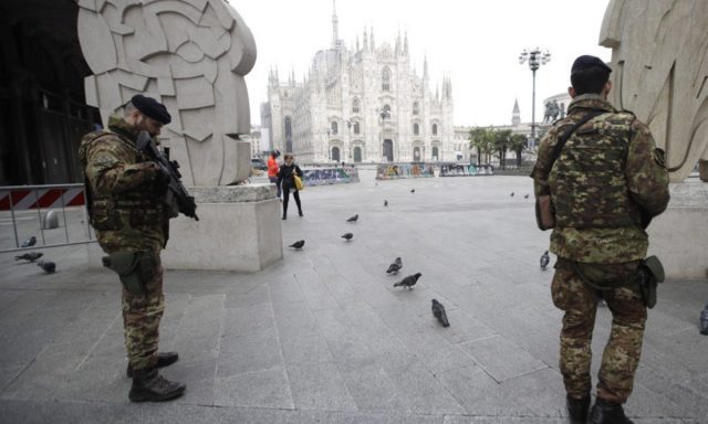 Italia envía al ejército para controlar brotes de COVID-19 Proceso