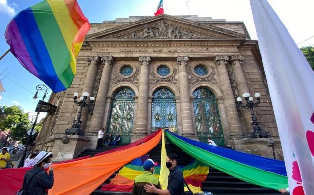 Castigarán en la CDMX terapias de conversión sexual Milenio