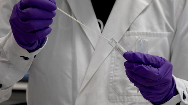 Temen que países ricos acaparen las vacunas contra la COVID-19 Noticieros Televisa