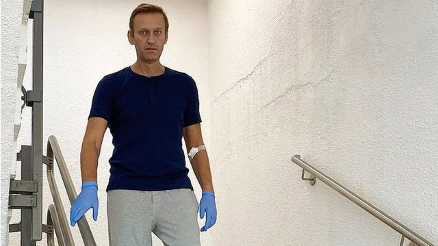 Congelan cuentas de Navalny, opositor del Kremlin BBC