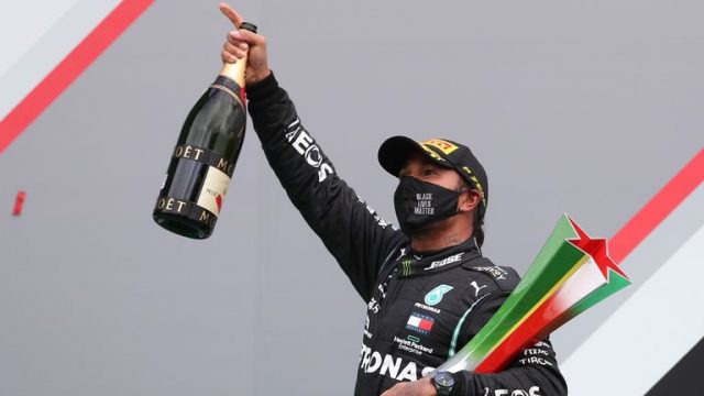 Hamilton supera a Michael Schumacher Sky News