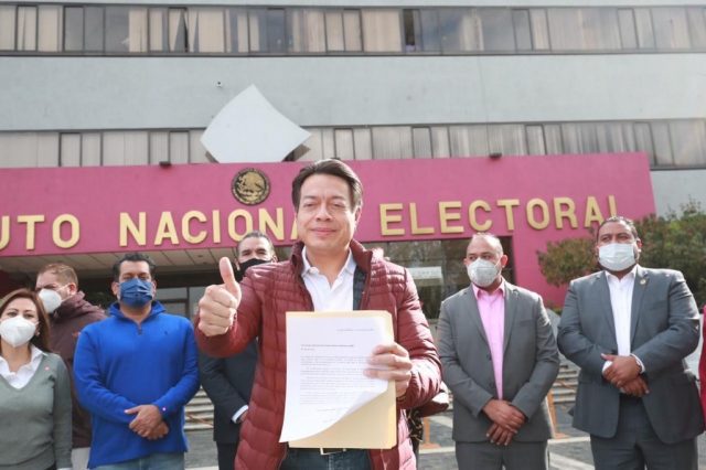 Mario Delgado solicita al INE que agilice una tercera encuesta La Jornada