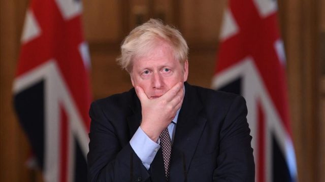 Boris Johnson impone un mes de cuarentena El Periódico