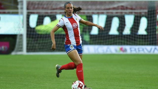 «No se puede vivir con 2 mil pesos al mes»: ex jugadora de Chivas