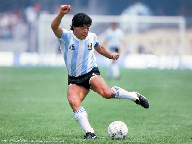 Ordenan conservar cuerpo de Maradona