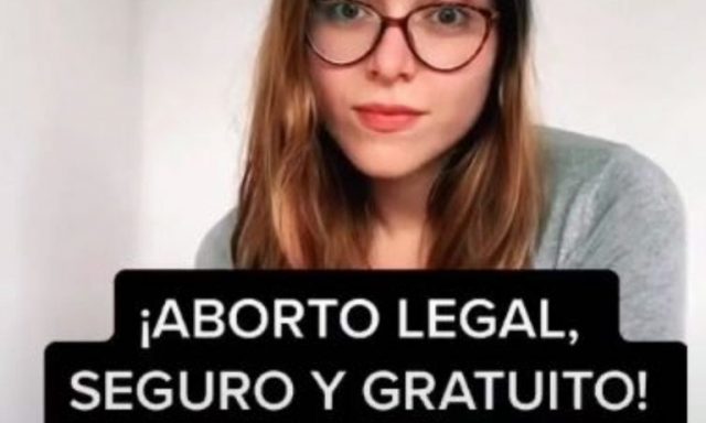 «Tiktoker» es criticada por promover el aborto con misoprostol