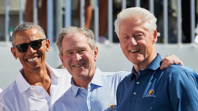 Obama, Bush y Clinton se vacunarían en público contra la COVID-19