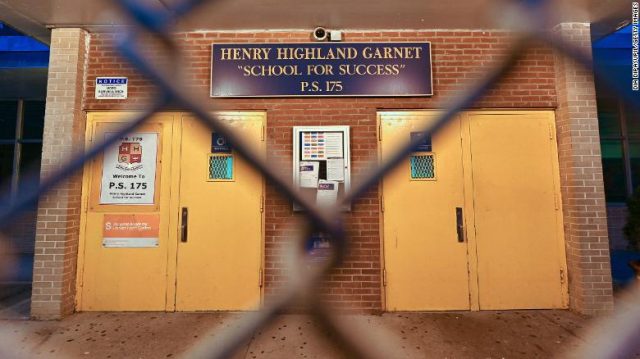 Nueva York vuelve a abrir sus escuelas primarias