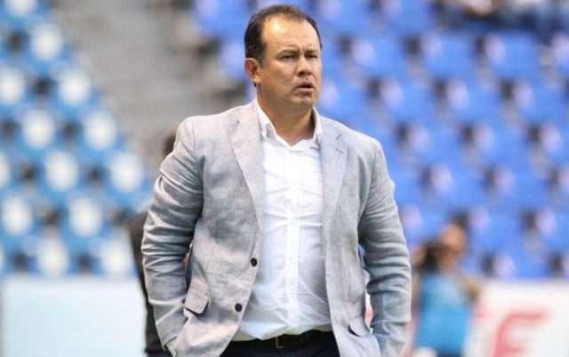 Juan Reynoso es nuevo entrenador del Cruz Azul