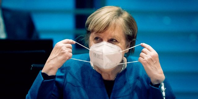 Merkel advierte que viene “la fase más dura de la pandemia”