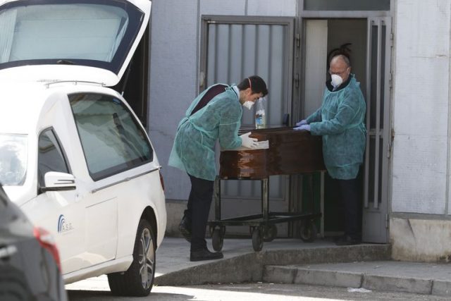 Funerarias en California se quedan sin espacio por Covid-19