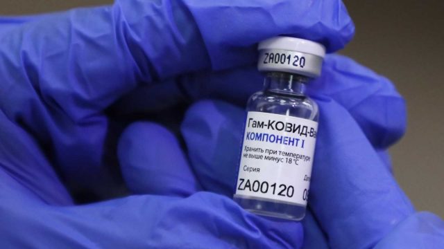 Rusia informa efectividad del 100% de su segunda vacuna contra la COVID-19