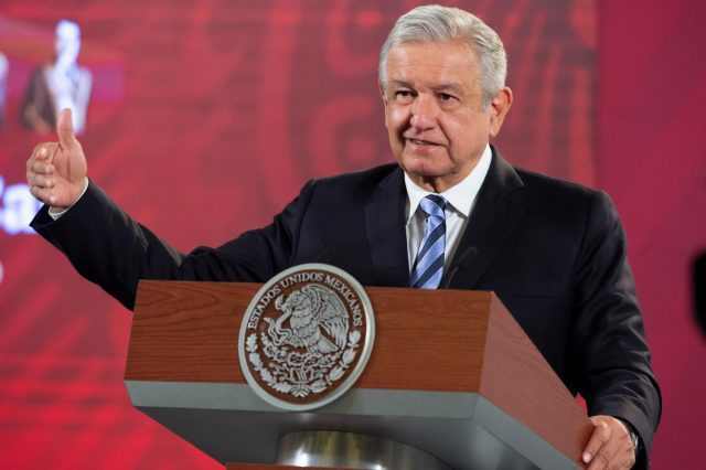 Obrador ofrece asilo político a Julian Assange