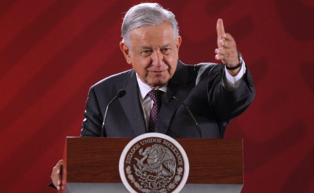 Obrador propondrá permitir la libertad de expresión en redes sociales