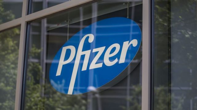 Suspenderán suministro de vacunas Pfizer por tres semanas