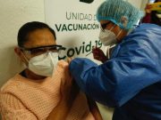 Se vacunan más de 30 mil adultos mayores durante el primer día de la campaña