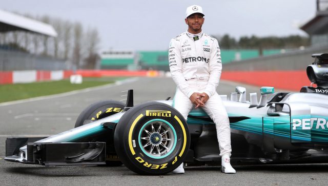 Hamilton renueva por otro año con Mercedes