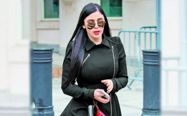 Emma Coronel permanecerá detenida en Estados Unidos