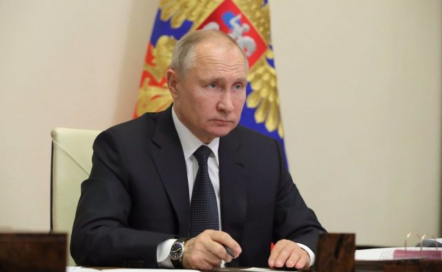 Vladimir Putin se vacunó en secreto contra la COVID-19