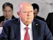 Renuncia Romero Deschamps como trabajador activo de Pemex