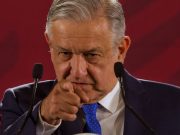 Obrador cambiaría la Constitución si su reforma eléctrica no se aprueba