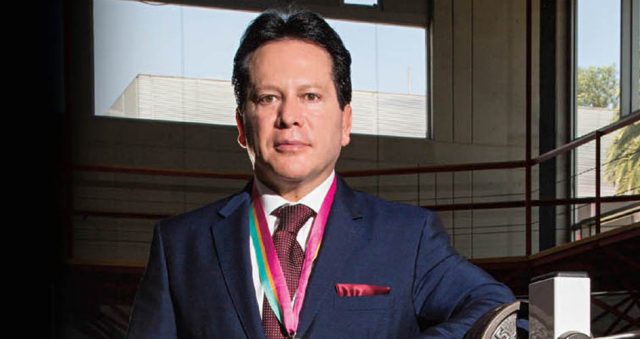 Deportista mexicano declina der relevo de la antorcha olímpica