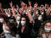Sin contagios de COVID-19 tras concierto con 5 mil personas