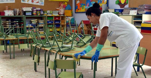 Se preparan para el regreso a clases: comienza limpia de escuelas