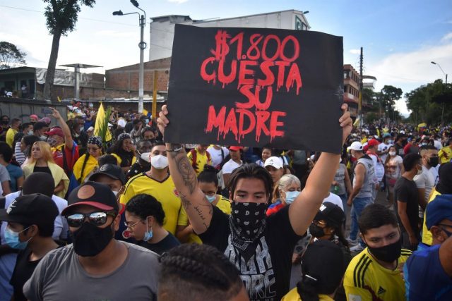 Retiran propuesta de reforma tributaria; hay más de 800 heridos