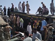 Choque de trenes deja 40 muertos en Pakistán