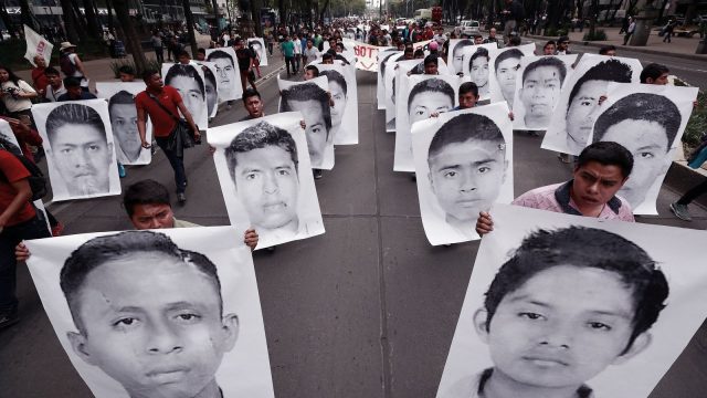 FGR identifica y confirma restos de un tercer normalista de Ayotzinapa