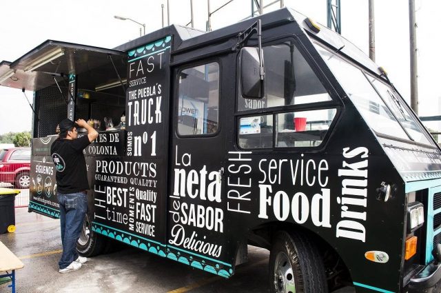 Aumentan los food trucks en Puebla