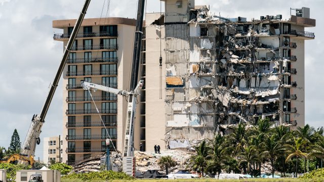 Hallan más cuerpos en el edificio de Miami