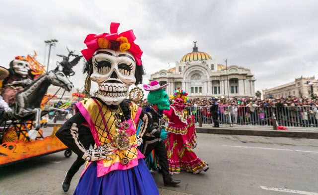 Esperan que la F1 y Día de Muertos reactiven el turismo