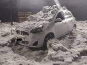 Hombre murió por hipotermia, atrapado en su automóvil por granizada en Edomex