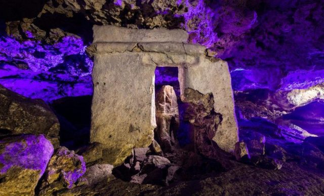Encuentran restos mayas en cenote de Playa del Carmen