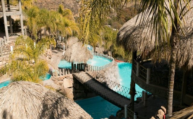 Turistas vacunados contra covid tendrán descuentos en balnearios de Hidalgo