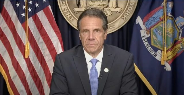 Andres Cuomo renuncia como gobernador de NY al ser acusado de acoso sexual