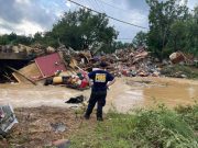 Inundaciones de Tennessee dejan al menos 22 muertos