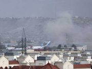 Explosión deja al menos 13 muertos cerca del aeropuerto de Kabul