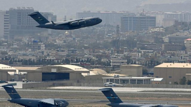 EI lanza ataque con misiles contra aeropuerto de Kabul