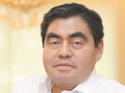 Barbosa pide más vacunas para Puebla