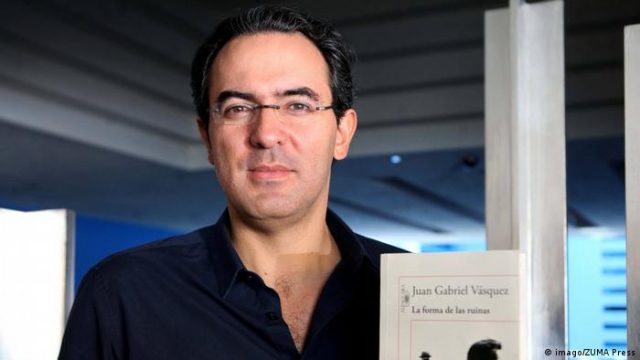 Juan Gabriel Vásquez, ganador del IV Premio Bienal de Novela Mario Vargas Llosa