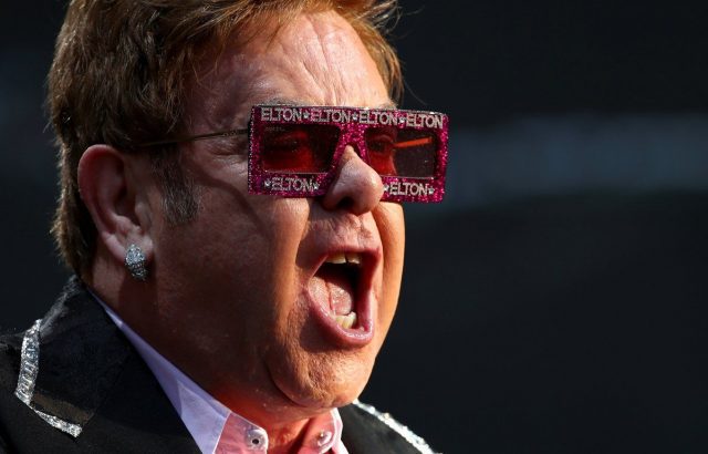 Elton John anuncia nuevo álbum grabado durante el confinamiento